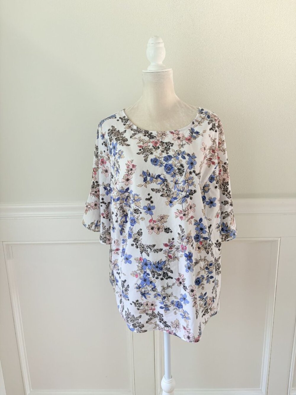 Liz Claiborne Career Woman Floral Blouse 1X White Multicolor 3/4 Sleeve Lightwei